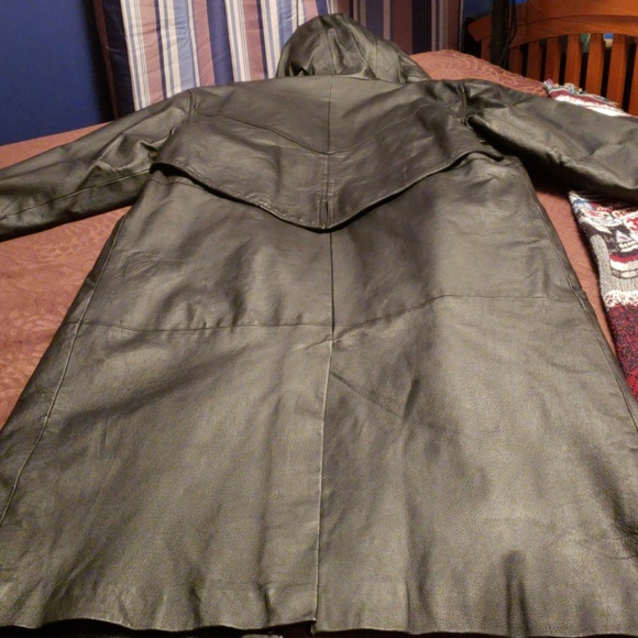 Coat - Picture 5 of 8